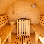 Z Tężnią Solankową, Sauną, Kominkiem Led I śniadaniem Nad Jeziorem żywieckim Apartament Zarzecze (Silesia)