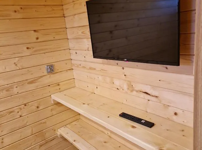 דירה Z Teznia Solankowa, Sauna, Kominkiem Led Nad Jeziorem Zywieckim זאז'צ'ה